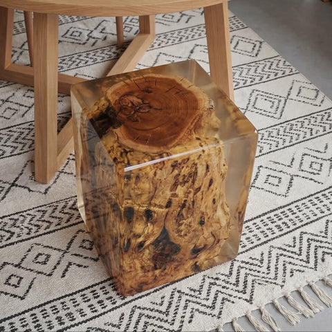 Amber-Core-Resin-Wood-Stool-_508-01