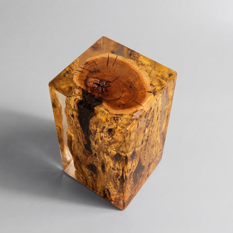 Amber-Core-Resin-Wood-Stool-_508-04
